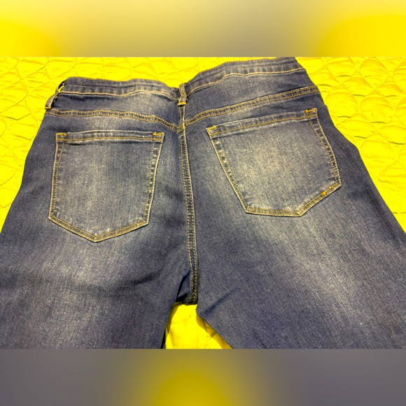 ❤️WOMEN’S DISTRESSED JEANS❤️SIZE 12❤️New York - Picture 4 of 10